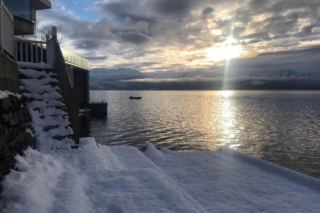 Panoramaresort In Hardangerfjorden Leilighet I Sjokanten Ved Hardangerfjorden For 7 Personer Boat , Sauna,Kajak, Sup For Rent Ойстезе Экстерьер фото